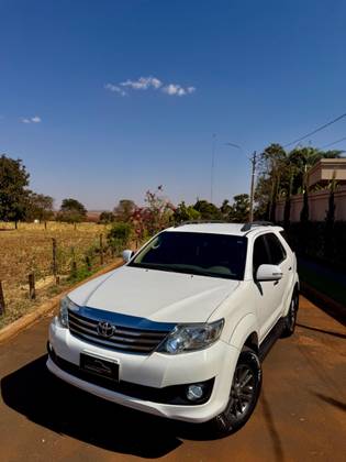 TOYOTA HILUX 2.7 SR 4X2 CD 16V FLEX 4P AUTOMÁTICO TOYOTA HILUX 2.7 SR 4X2 CD 16V FLEX 4P AUTOMÁTICO